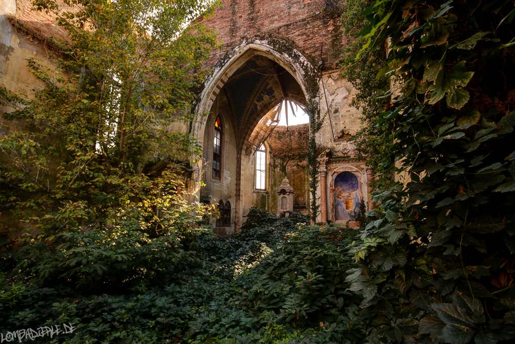 The green Church & The Oculus Tower